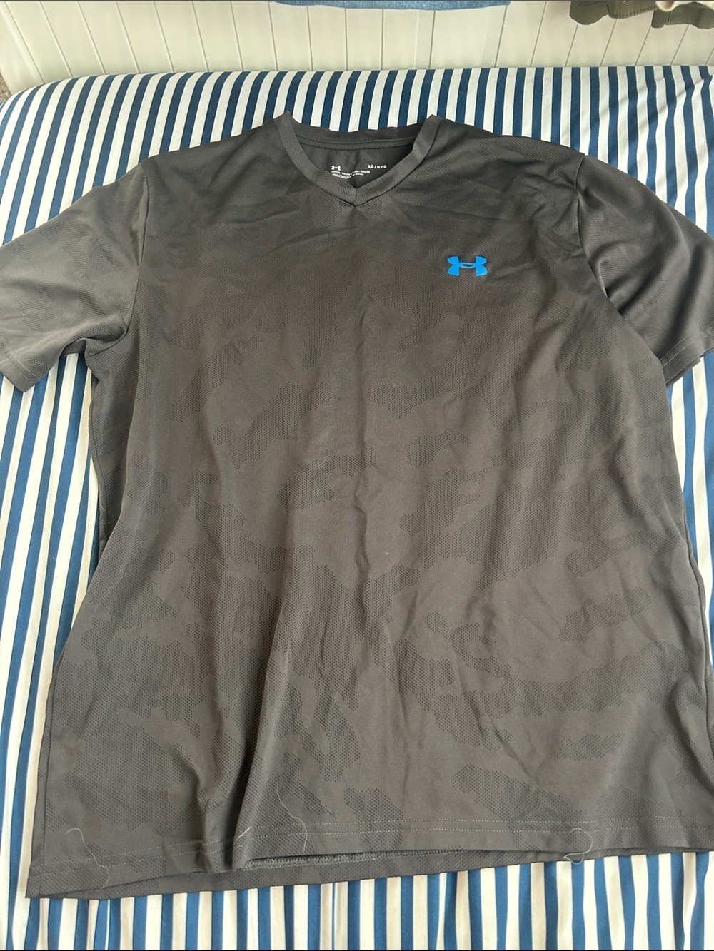 Under Armour Black Short Sleeve V-Neck Tee